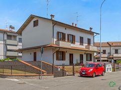 Casa Bi/Trifamiliare in Residenziale