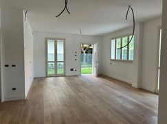 Casa Bi/Trifamiliare in Residenziale
