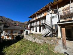 Casa Bi/Trifamiliare in Residenziale