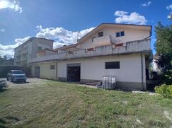 Casa Bi/Trifamiliare in Residenziale