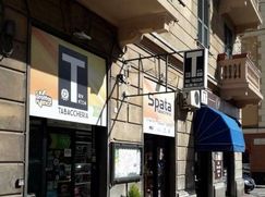 Attività/Licenza (con o senza mura) in Commerciale