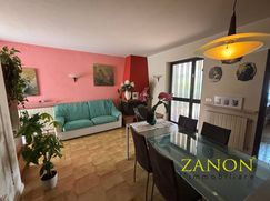 Casa Bi/Trifamiliare in Residenziale