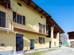 Casa Bi/Trifamiliare in Residenziale