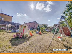 Casa Bi/Trifamiliare in Residenziale