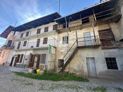 Casa Bi/Trifamiliare in Residenziale
