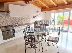 Casa Bi/Trifamiliare in Residenziale