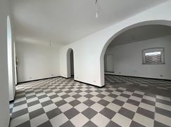 Negozio/Locale commerciale in Commerciale