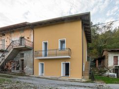 Casa Bi/Trifamiliare in Residenziale