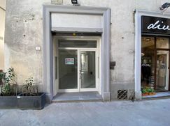 Negozio/Locale commerciale in Commerciale