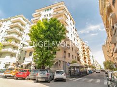 Negozio/Locale commerciale in Commerciale