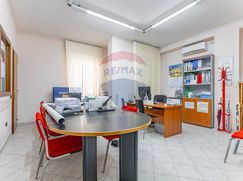 Ufficio in Commerciale
