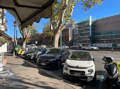 Attività/Licenza (con o senza mura) in Commerciale