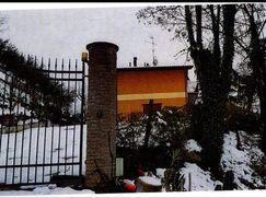 Casa Bi/Trifamiliare in Residenziale