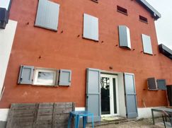 Casa Bi/Trifamiliare in Residenziale