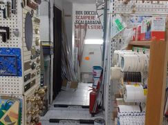 Negozio/Locale commerciale in Commerciale