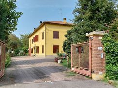 Casa Bi/Trifamiliare in Residenziale