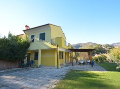 Casa Bi/Trifamiliare in Residenziale