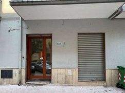 Negozio/Locale commerciale in Commerciale