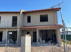 Casa Bi/Trifamiliare in Residenziale
