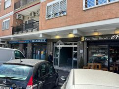 Negozio/Locale commerciale in Commerciale