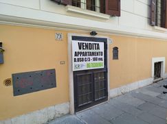 Negozio/Locale commerciale in Commerciale