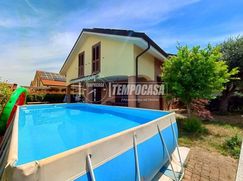 Casa Bi/Trifamiliare in Residenziale