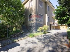 Casa Bi/Trifamiliare in Residenziale