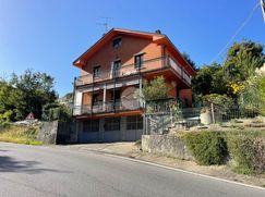 Casa Bi/Trifamiliare in Residenziale