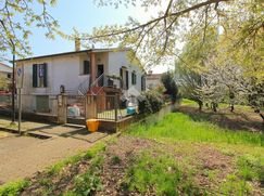 Casa Bi/Trifamiliare in Residenziale