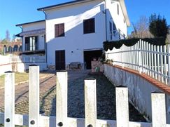 Casa Bi/Trifamiliare in Residenziale