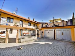 Casa Bi/Trifamiliare in Residenziale