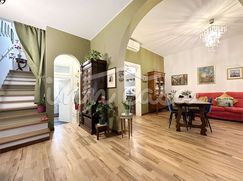 Casa Bi/Trifamiliare in Residenziale