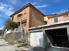 Casa Bi/Trifamiliare in Residenziale