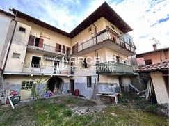 Casa Bi/Trifamiliare in Residenziale