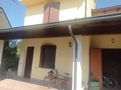 Casa Bi/Trifamiliare in Residenziale