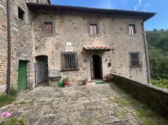 Casa Bi/Trifamiliare in Residenziale