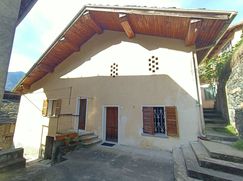 Casa Bi/Trifamiliare in Residenziale
