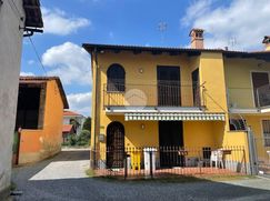 Casa Bi/Trifamiliare in Residenziale
