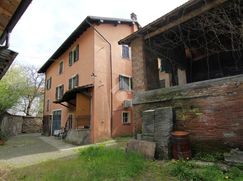 Casa Bi/Trifamiliare in Residenziale