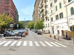 Attività/Licenza (con o senza mura) in Commerciale