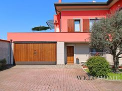 Casa Bi/Trifamiliare in Residenziale