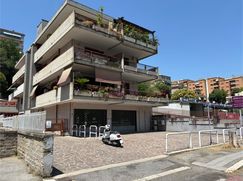 Negozio/Locale commerciale in Commerciale