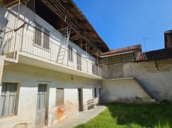 Casa Bi/Trifamiliare in Residenziale