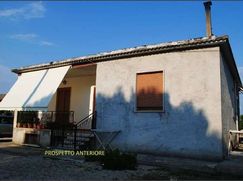 Casa Bi/Trifamiliare in Residenziale
