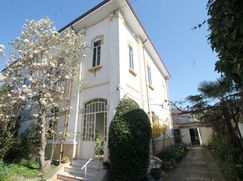 Casa Bi/Trifamiliare in Residenziale