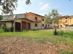 Casa Bi/Trifamiliare in Residenziale