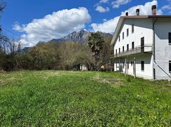 Casa Bi/Trifamiliare in Residenziale