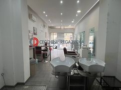 Negozio/Locale commerciale in Commerciale