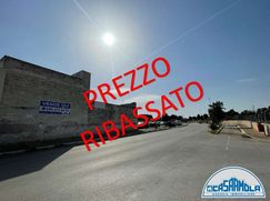 Negozio/Locale commerciale in Commerciale