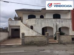 Casa Bi/Trifamiliare in Residenziale